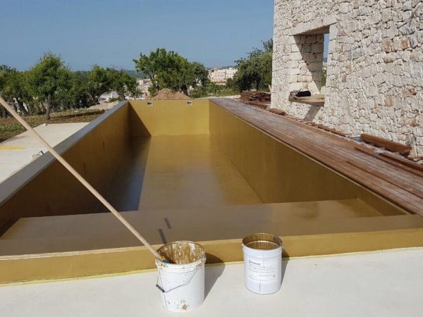 Piscina impermeabilizzata con finitura Piscina impermeabilizzata con finitura